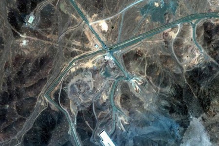 इराणच्या अणुकेंद्रावर अमेरिकेचा भीषण हल्ला