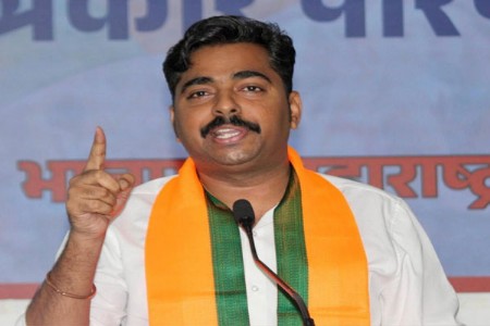 राऊतांना स्वतःच्या पक्षात काय सुरु आहे ते बघावे!