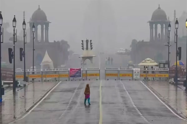 Delhi weather forecast April 2026