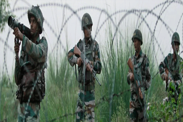 जड बॅग घेऊन फिरणारे ३ संशयित; लष्कराची शोधमोहीम सुरू