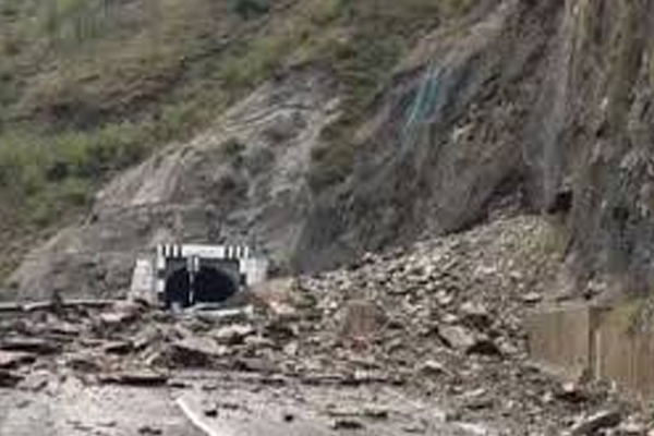 landslide-on-jammu-srinagar