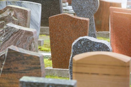 पाकिस्तानमध्ये अल्पसंख्याकांसाठी दफनभूमीची कमतरता!