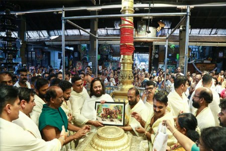 अंबानींकडून केरळमधील मंदिरांमध्ये 18 कोटींचे दान