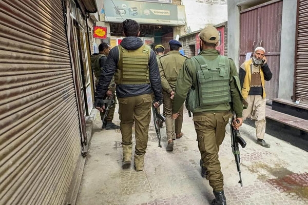 Interstate network destroyed in Srinagar