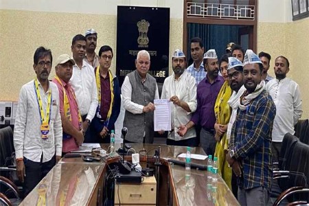 म.न.पा.च्या नादुरुस्त बसेसवर विरोधकांचा संताप