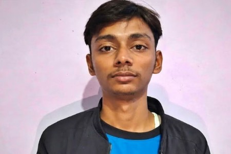 नीट परीक्षेच्या तणावातून विद्यार्थ्याची आत्महत्या