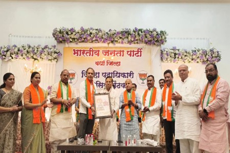 भाजपाची आढावा बैठक; सरकारी योजना जनतेपर्यंत पोहचविण्यावर भर