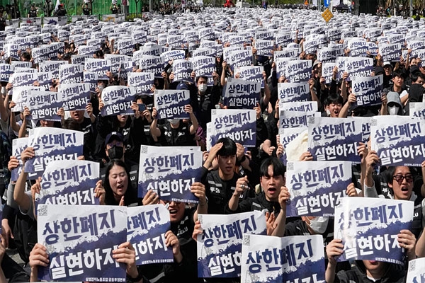 samsung employees strike