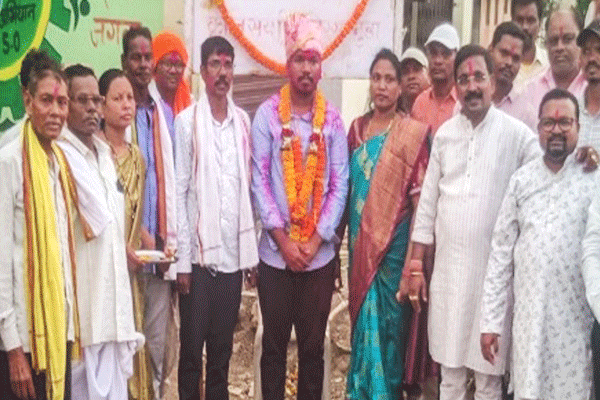 इस्रोमध्ये संशोधन प्रकल्प पूर्ण करणाऱ्या आदित्य तलांडे यांचा नागरी सत्कार