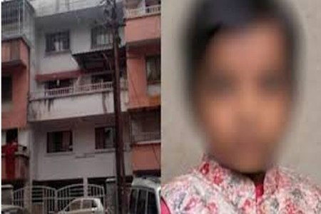 लिफ्टमध्ये अडकून 7 वर्षीय मुलाचा मृत्यू