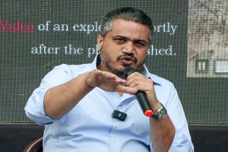 राजकारणात 'भूकंप' पवारांच्या विधानामुळे चर्चेला उधाण