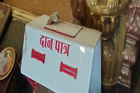 श्रद्धेच्या घरातच चोरीचा खेळ!