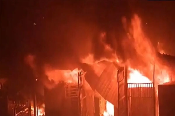 Delhi furniture market fire,