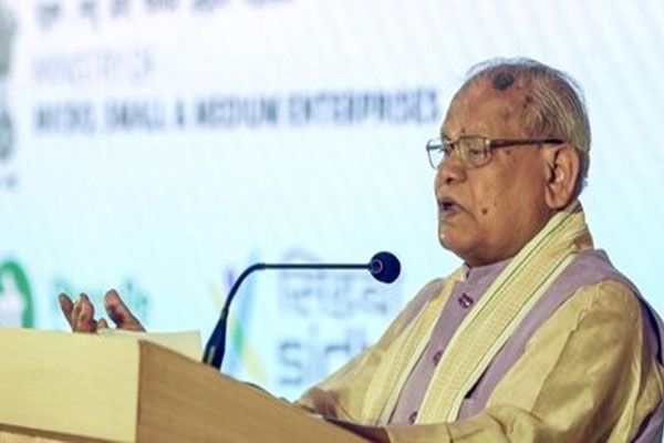 Stones pelted at Union Minister Manjhi