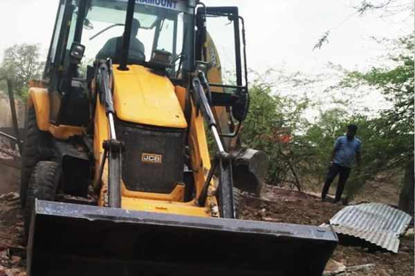 bulldozers roll in pandharkawada