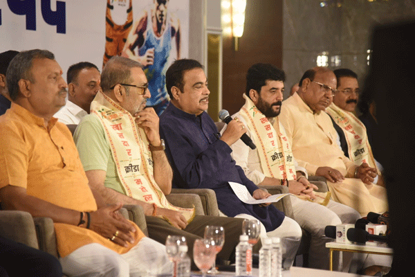 gadkari-patrakar-parishad-(khasdar-krida)