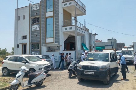 सेवानिवृत्त पोलिस अधिकार्‍याच्या घरात १६ लाखाची चोरी