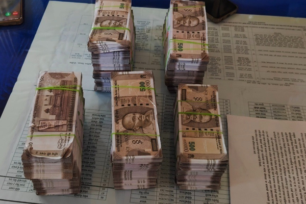 counterfeit currency