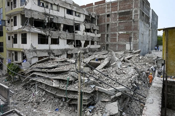 Delhi building collapse