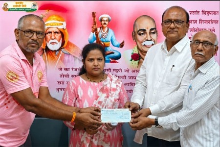 माजी आमदार संजीवरेड्डी बोदकुरवार यांची नंददीप फाऊंडेशनला 50 हजारांची मदत