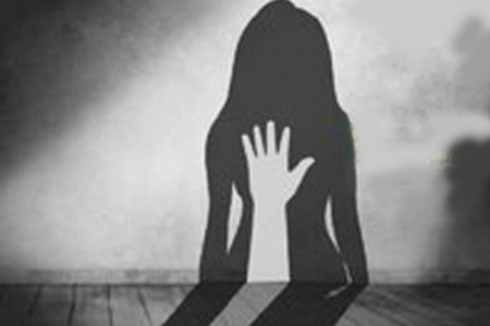 अल्पवायीन मुलीचे अश्लील फोटो केले व्हायरल