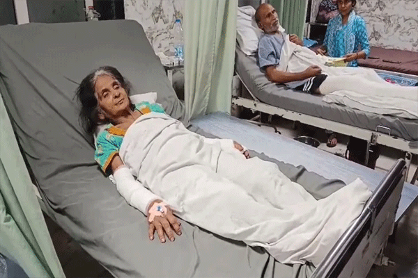 'रक्ताने माखलेल्या' पाळीव श्वानाची दहशत!
