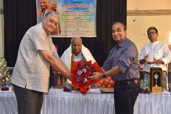  Jugalkishore Agrawal