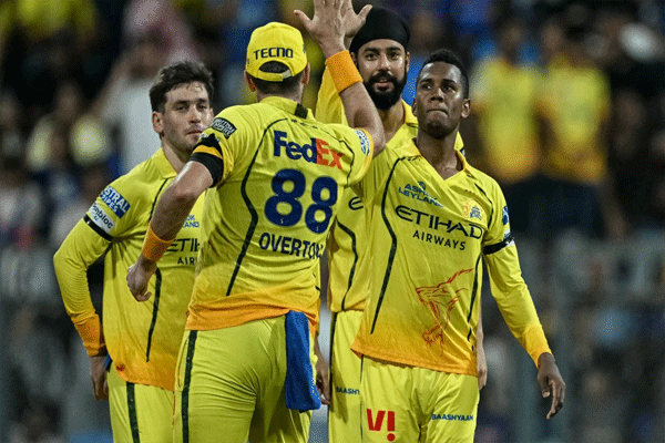 दिल्ली हरली, CSK चमकली! प्लेऑफची लढत आणखी रंगली