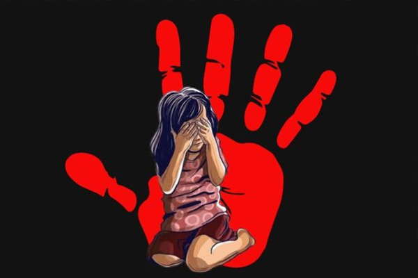 .साठ वर्षीय वृद्धाचा दहा वर्षांच्या चिमुरडीवर अत्याचार