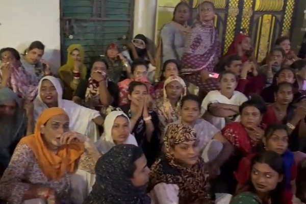 तृतीयपंथीयांचा सीताबर्डी पाेलिस ठाण्यात ‘राडा’