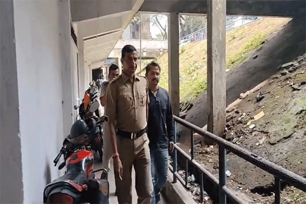 कुत्र्याच्या पट्ट्याने पत्नीची हत्या करणाऱ्या पतीला जन्मठेप!