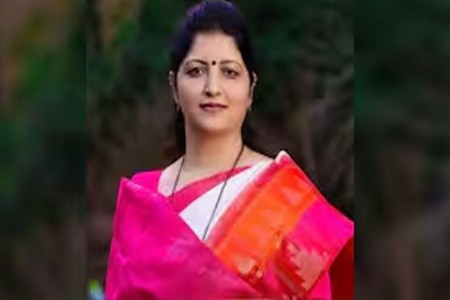 अशोक खरात प्रकरणात रुपाली चाकणकर आक्रमक