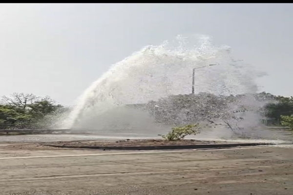 Wardha water pipeline burst