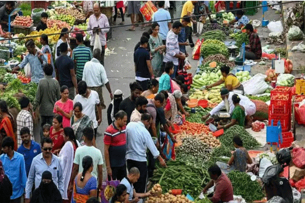 महागाईचा आगडोंब...सर्वसामान्य हैराण!