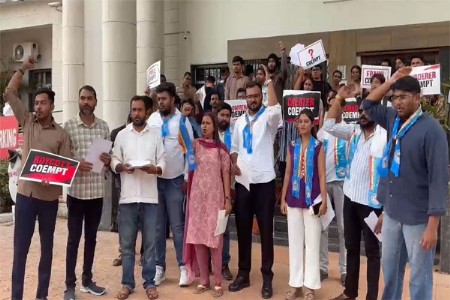 ‘जाब द्या, नाहीतर खुर्ची सोडा’