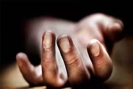 आईने चार मुलांना विष दिलं, स्वतःही जीवन संपवलं!