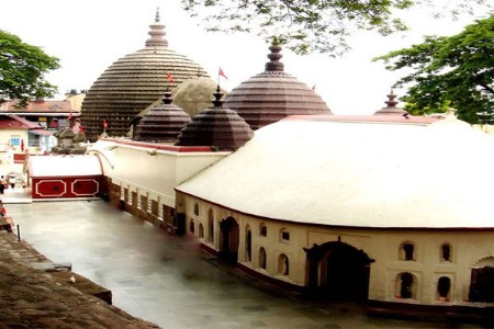 कामाख्या मंदिरातील विशेष दर्शनाचे नियम बदलणार