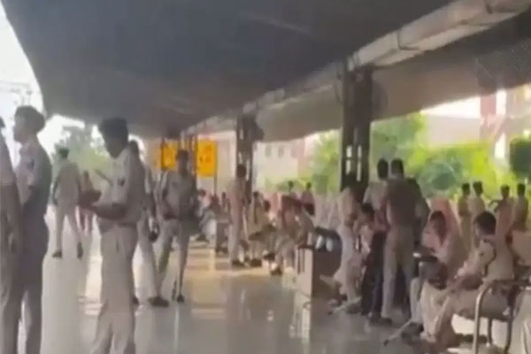 Bihar exam special train delay 