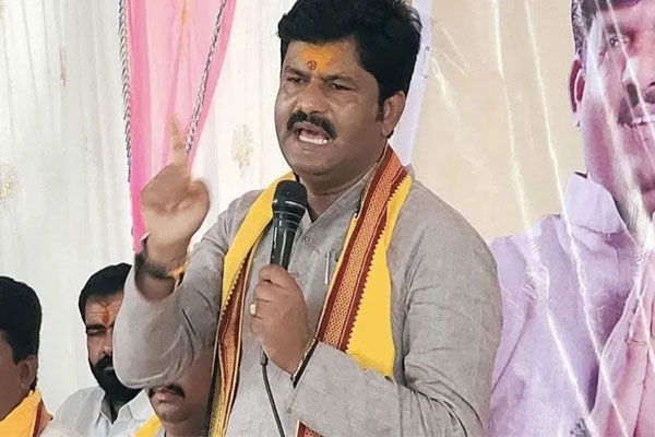 Gopichand Padalkar speech Islampur, Jayant Patil stronghold Islampur politics