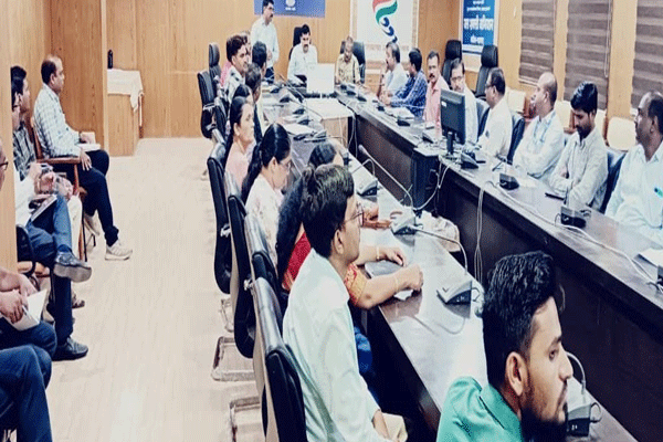 district-collector-kumbhejkar district-collector-kumbhejkar