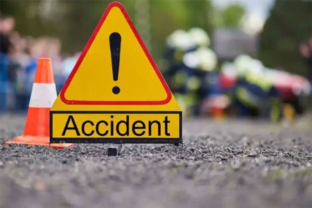 गुजरातमध्ये महाराष्ट्राच्या दोन बसचा भीषण अपघात