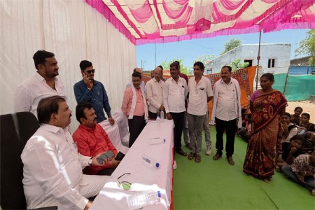 वैदुवाडी येथे आा. संजय गायकवाड यांचा समस्यांवर थेट धडक