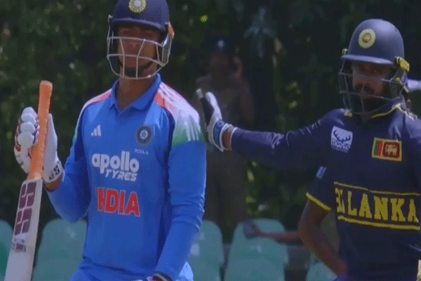 gesture-by-sri-lankan-players gesture-by-sri-lankan-players