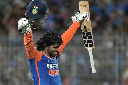 तिलक वर्माची वन-मॅन शो इनिंग!