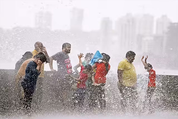 heavy downpours in Maharashtra heavy downpours in Maharashtra