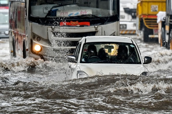 Torrential rain in Mumbai Torrential rain in Mumbai