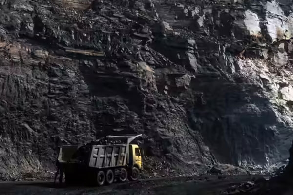 nagpur mining fraud case, business partner cheating case india, fake resignation mining company scam,