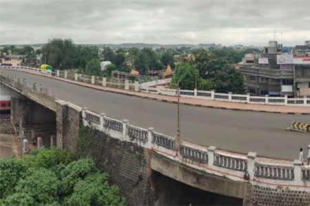 रेल्वे उड्डाणपुलाचे काम महारेलकडे नकोच!