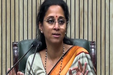 सार्वजनिक ठिकाणी फाशीची शिक्षा द्या
