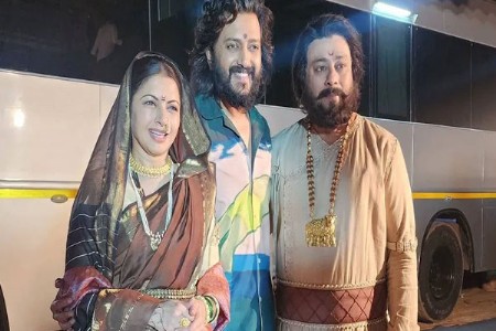 जिजाऊंच्या भूमिकेतील प्रवास अविस्मरणीय